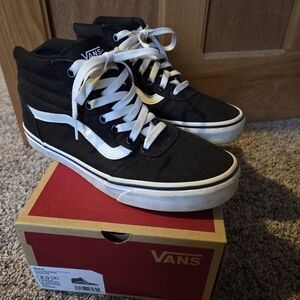 Vans Black and White High-Top Sneakers Size 8